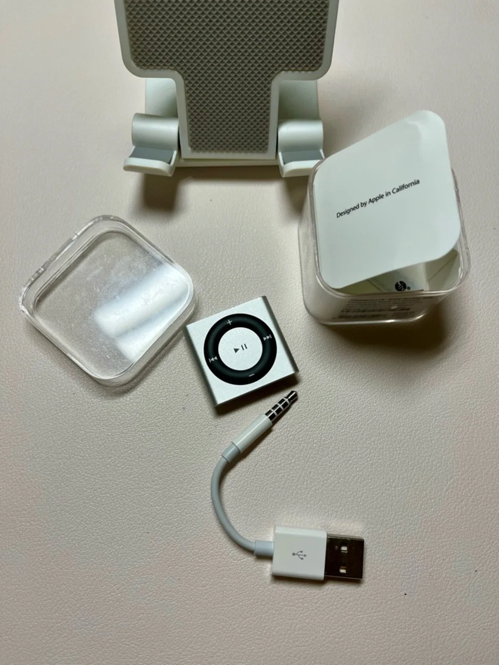 Apple iPod shuffle - 2GB (2015 - 4th generation) - Picture 7 of 8